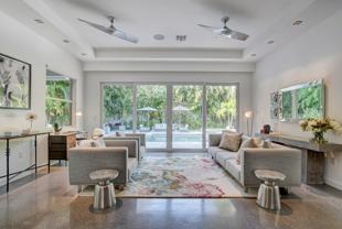 717 Ne 1st Ct - Photo 1 of 1