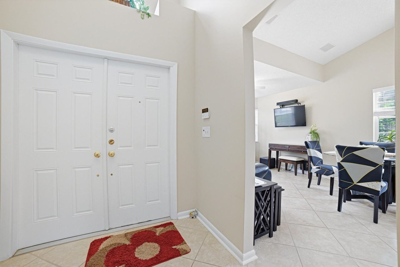 7540 Diamond Pointe Cir - Photo 3 of 45