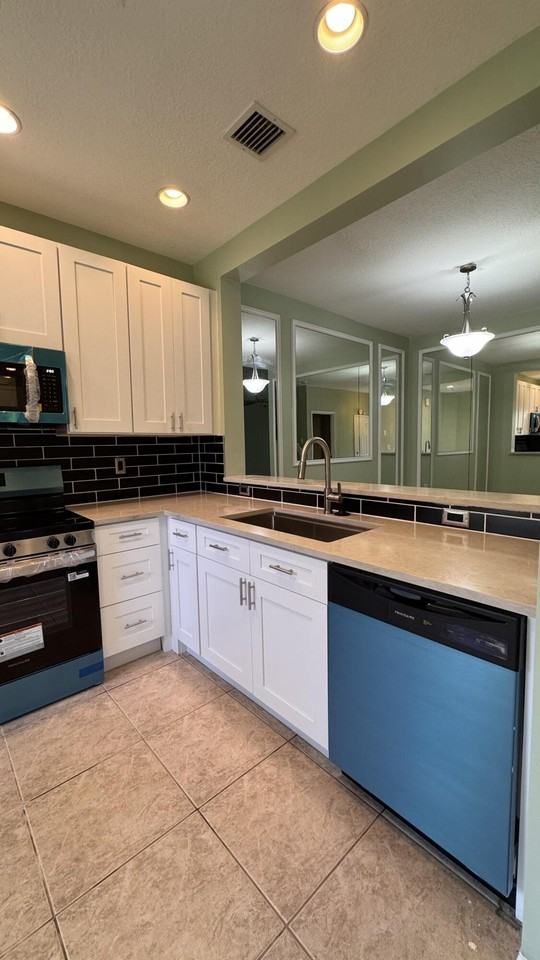 6422 Park Lake Cir - Photo 5 of 37