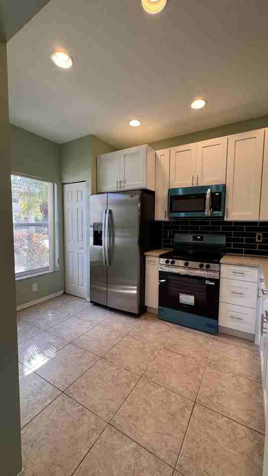 6422 Park Lake Cir - Photo 6 of 37