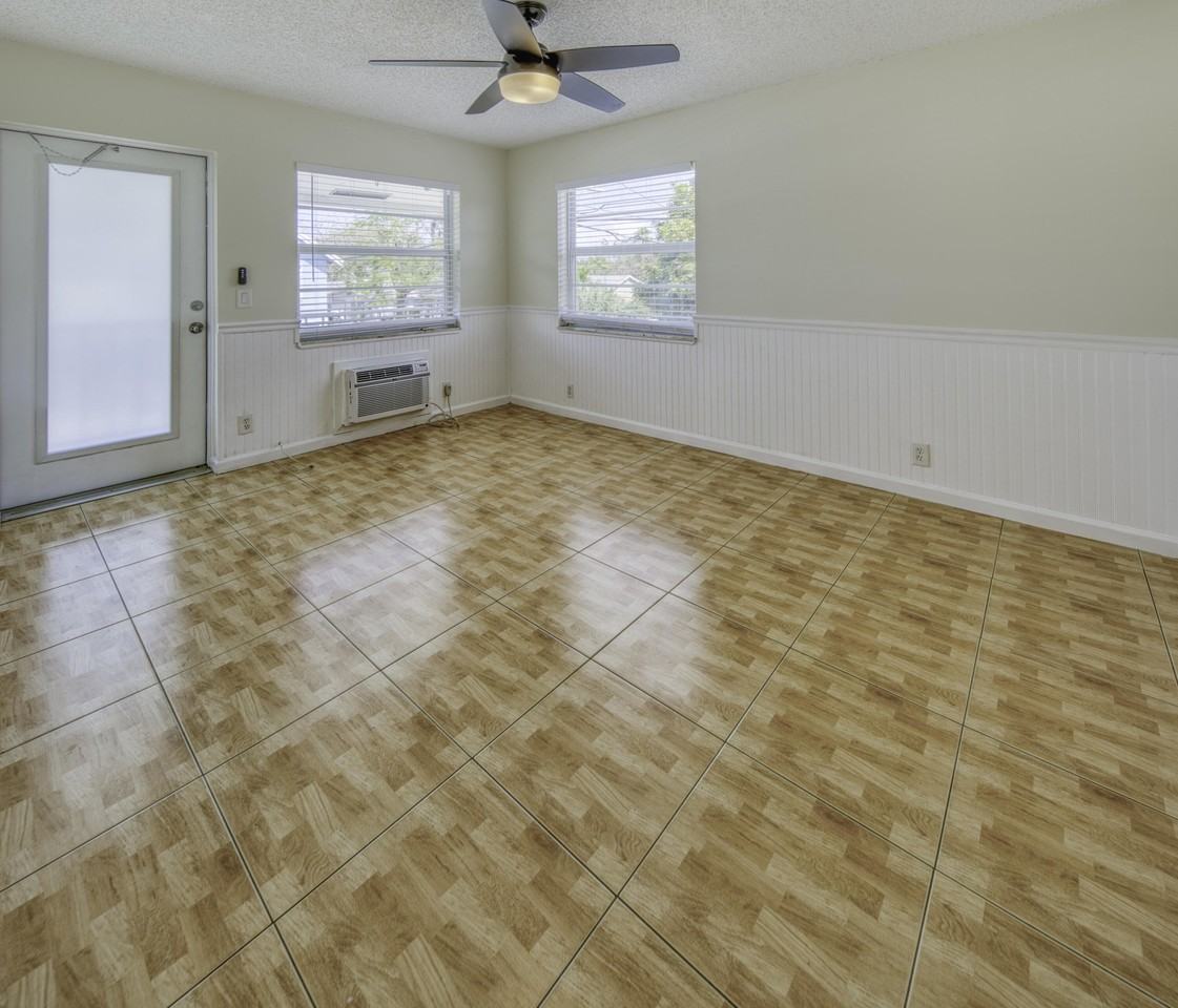 330 N J St #8 - Photo 2 of 12