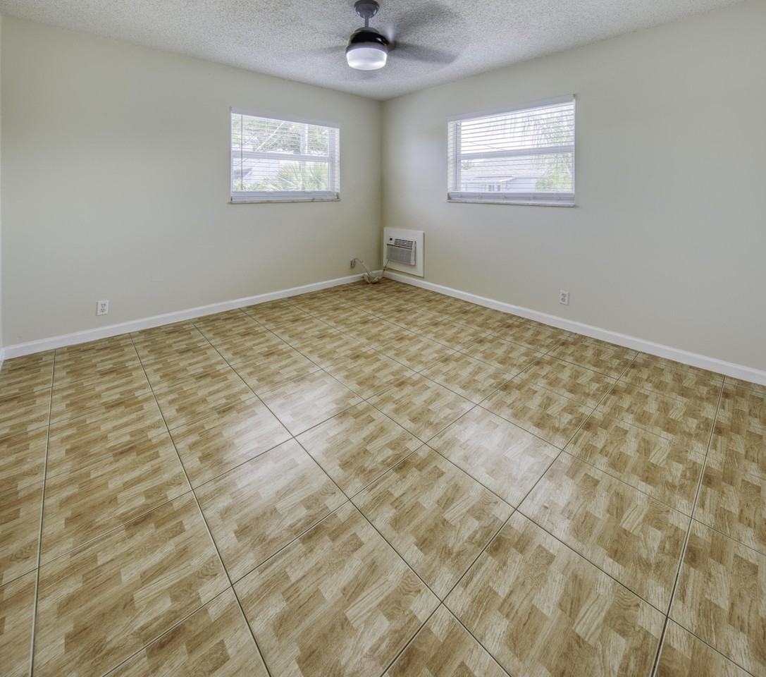 330 N J St #8 - Photo 4 of 12