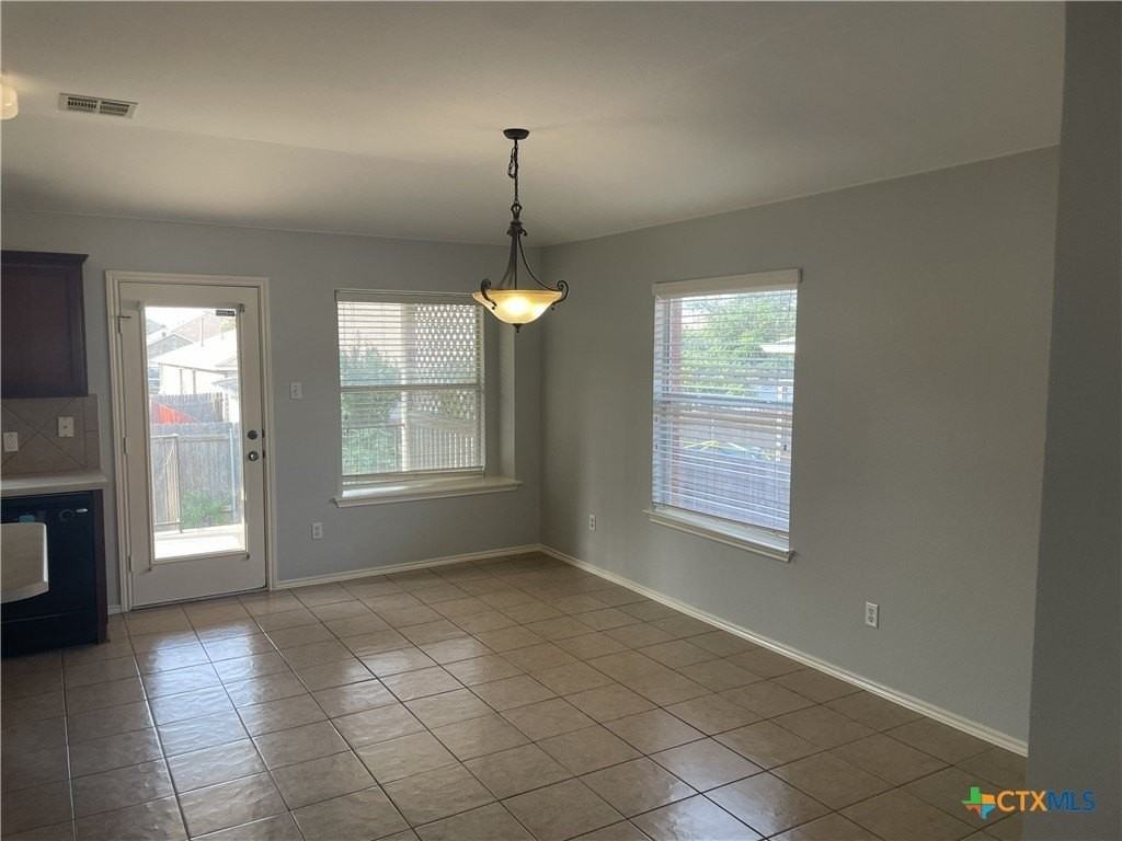 3208 Clinton Pl - Photo 4 of 12