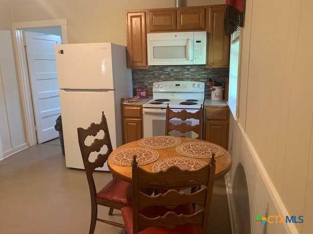 5804 San Marcos Hwy - Photo 5 of 7