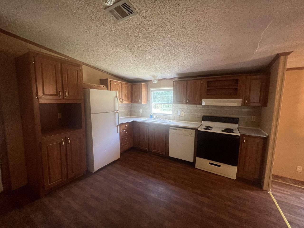 228 Bruce Rd - Photo 5 of 15