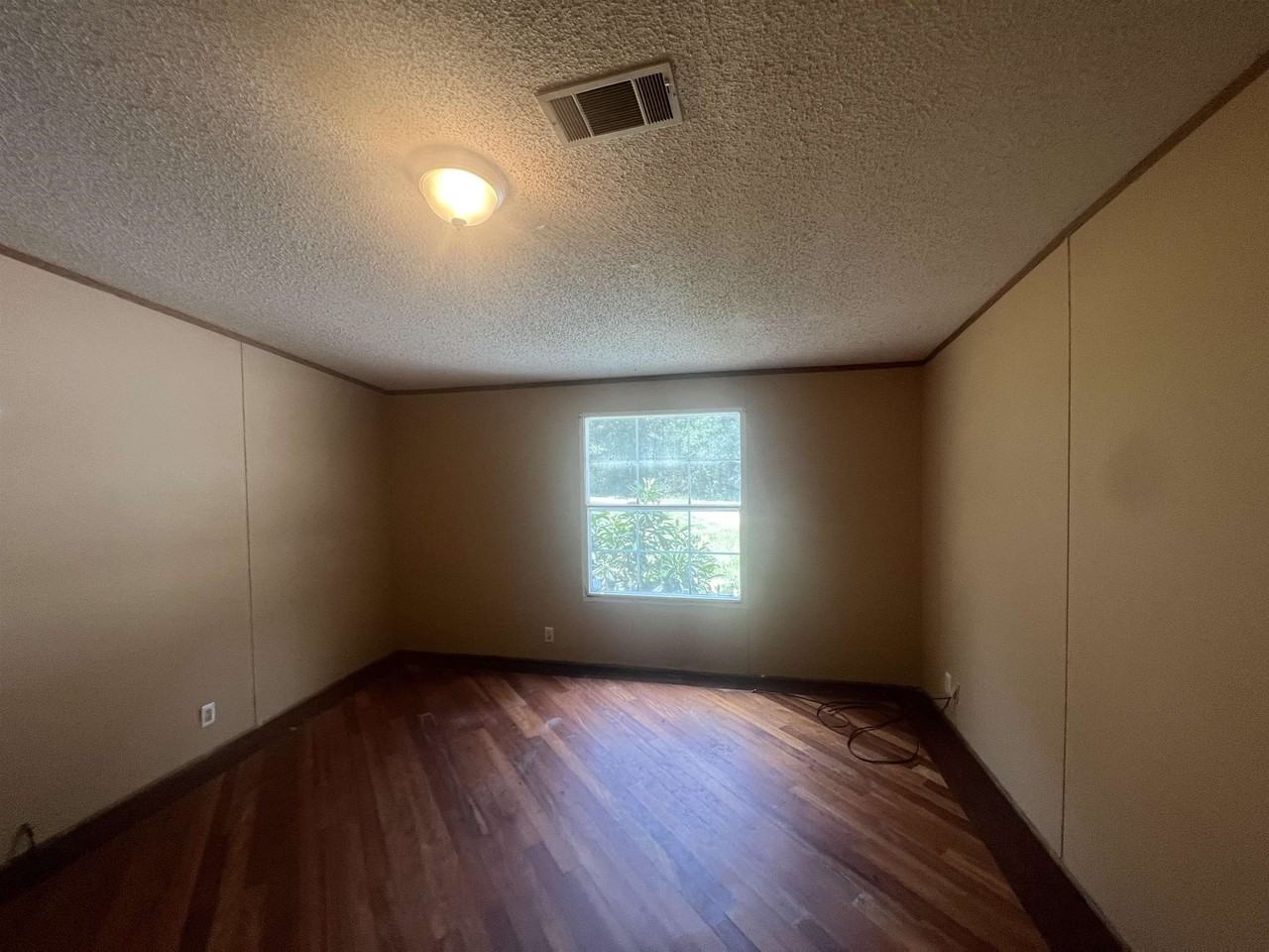 228 Bruce Rd - Photo 7 of 15