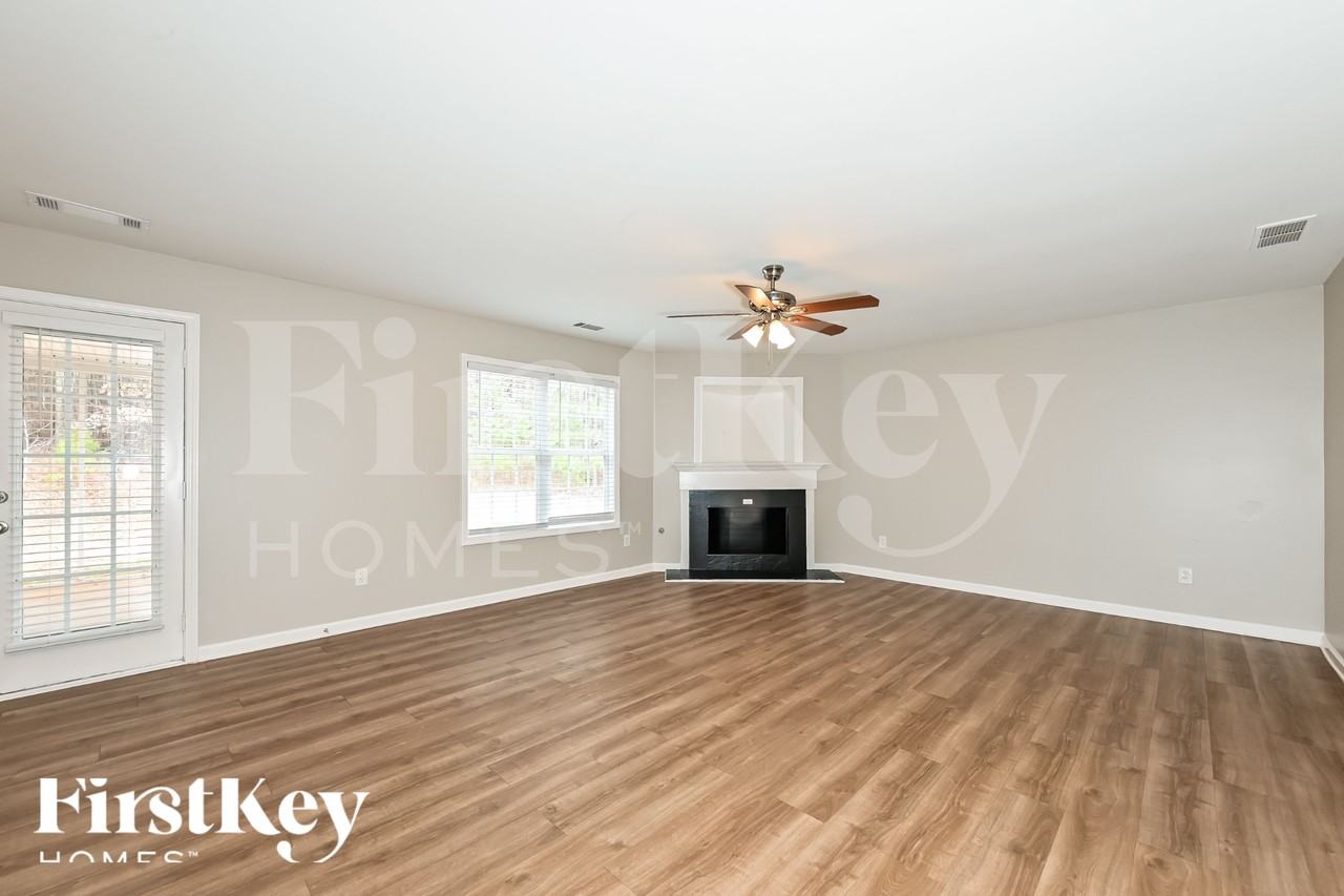 158 Shadowbrooke Cir - Photo 2 of 19