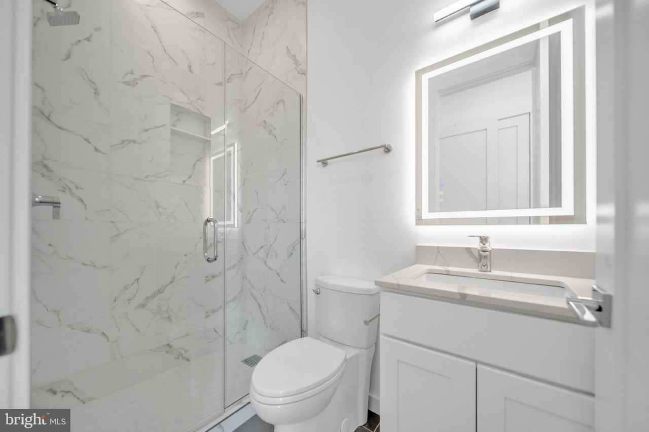 710 Kennedy St Nw Unit 22 - Photo 3 of 22