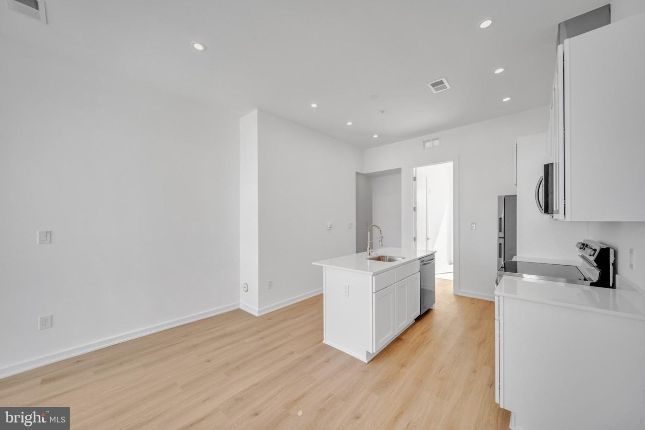 710 Kennedy St Nw Unit 22 - Photo 7 of 22