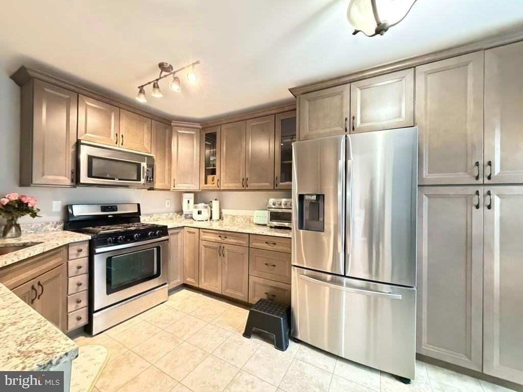 249 Edge Creek Ln - Photo 4 of 15