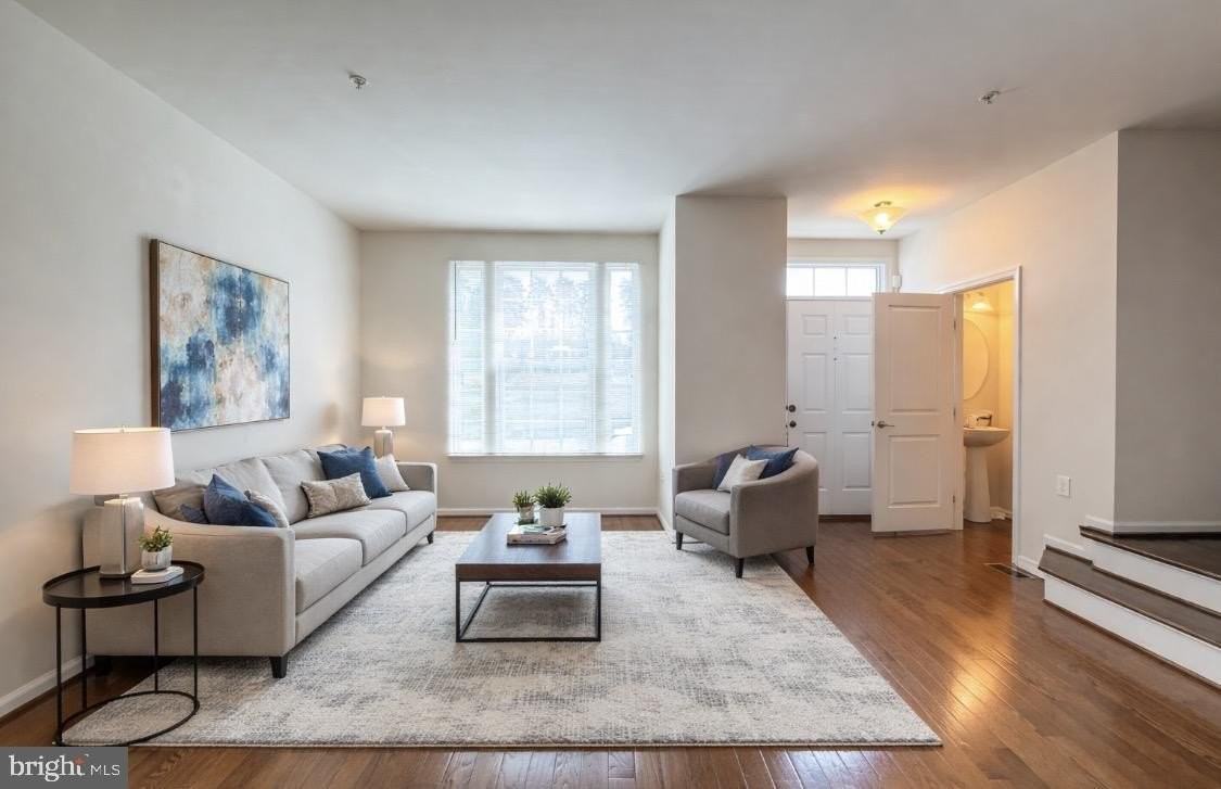 7296 Dorchester Woods Ln - Photo 3 of 36