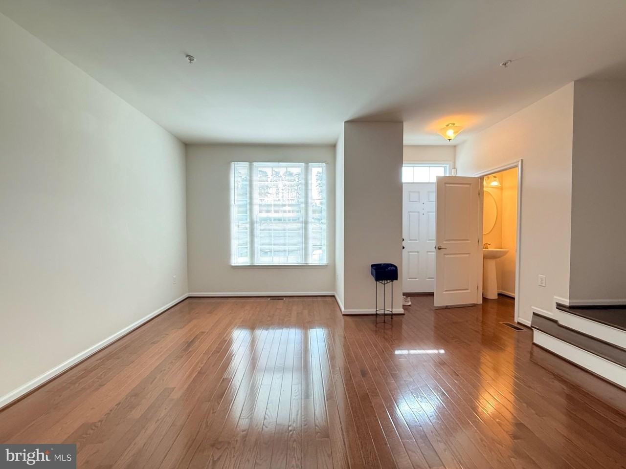 7296 Dorchester Woods Ln - Photo 4 of 36