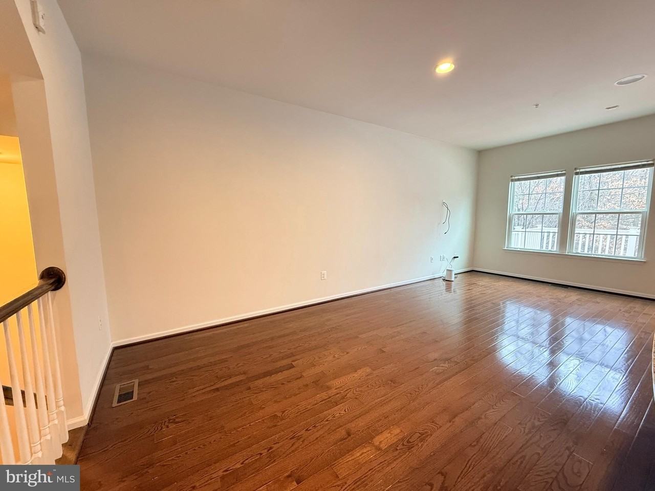 7296 Dorchester Woods Ln - Photo 6 of 36