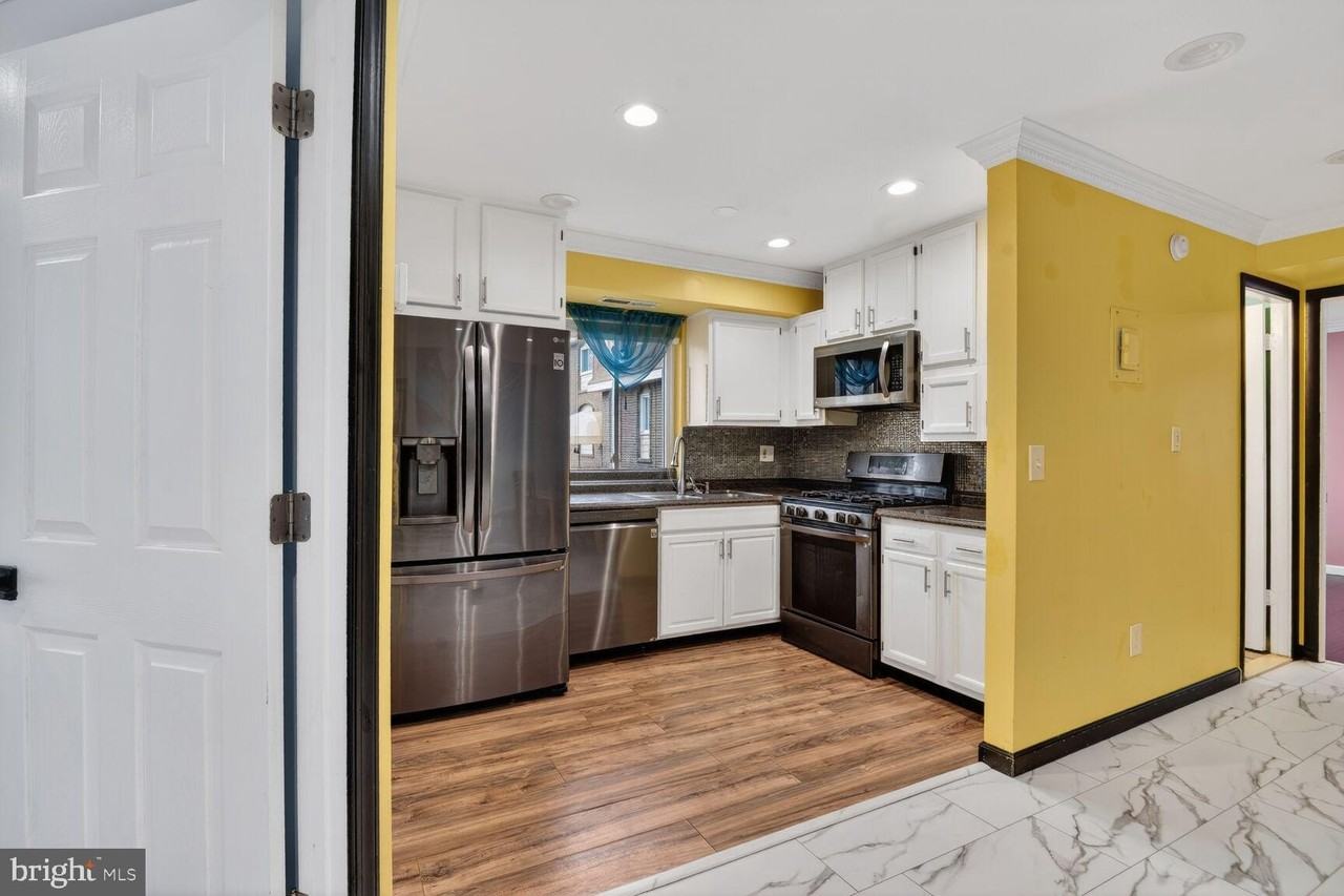 11903E Tarragon Rd Apt E - Photo 4 of 13