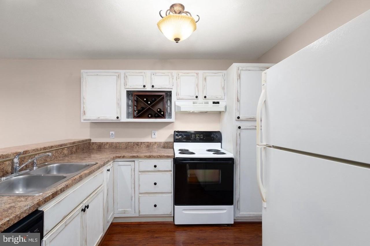 308G Canterbury Rd Unit 308-G - Photo 3 of 25