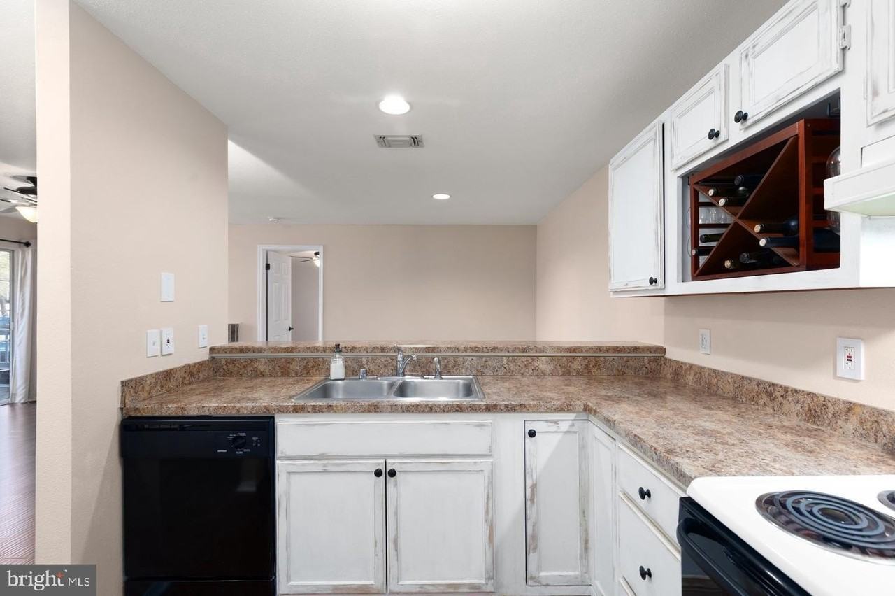 308G Canterbury Rd Unit 308-G - Photo 4 of 25