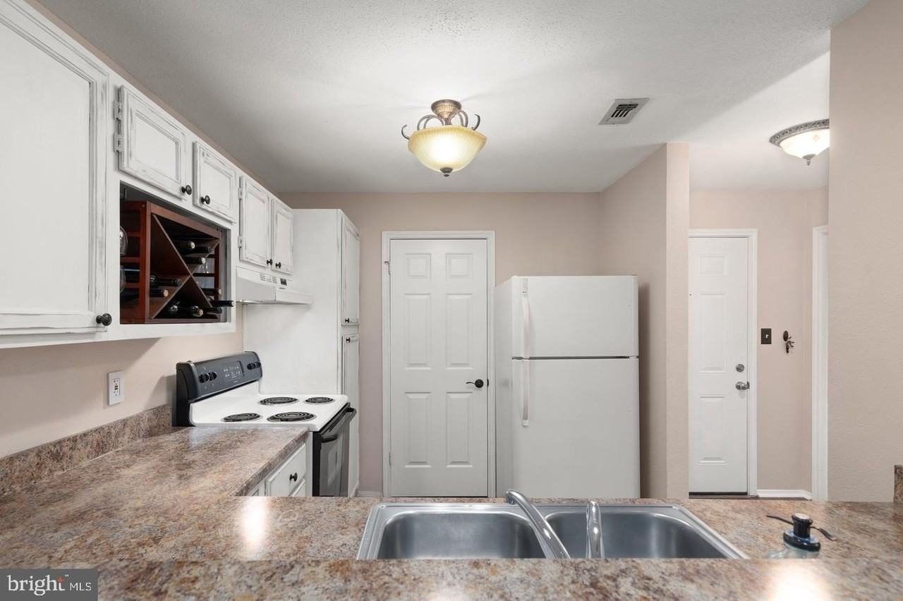 308G Canterbury Rd Unit 308-G - Photo 5 of 25