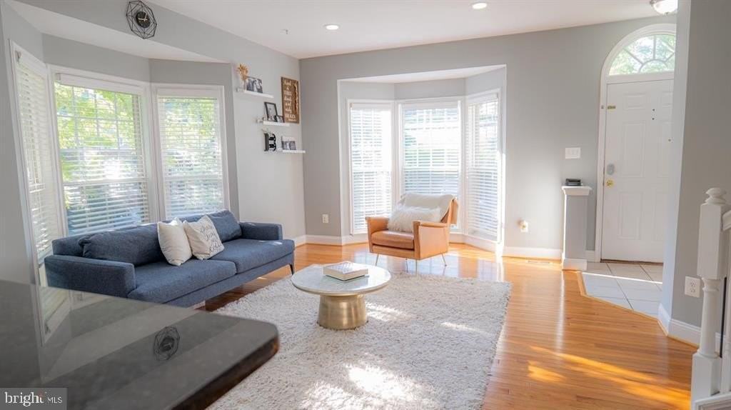 10483 Damascus Park Ln - Photo 4 of 23