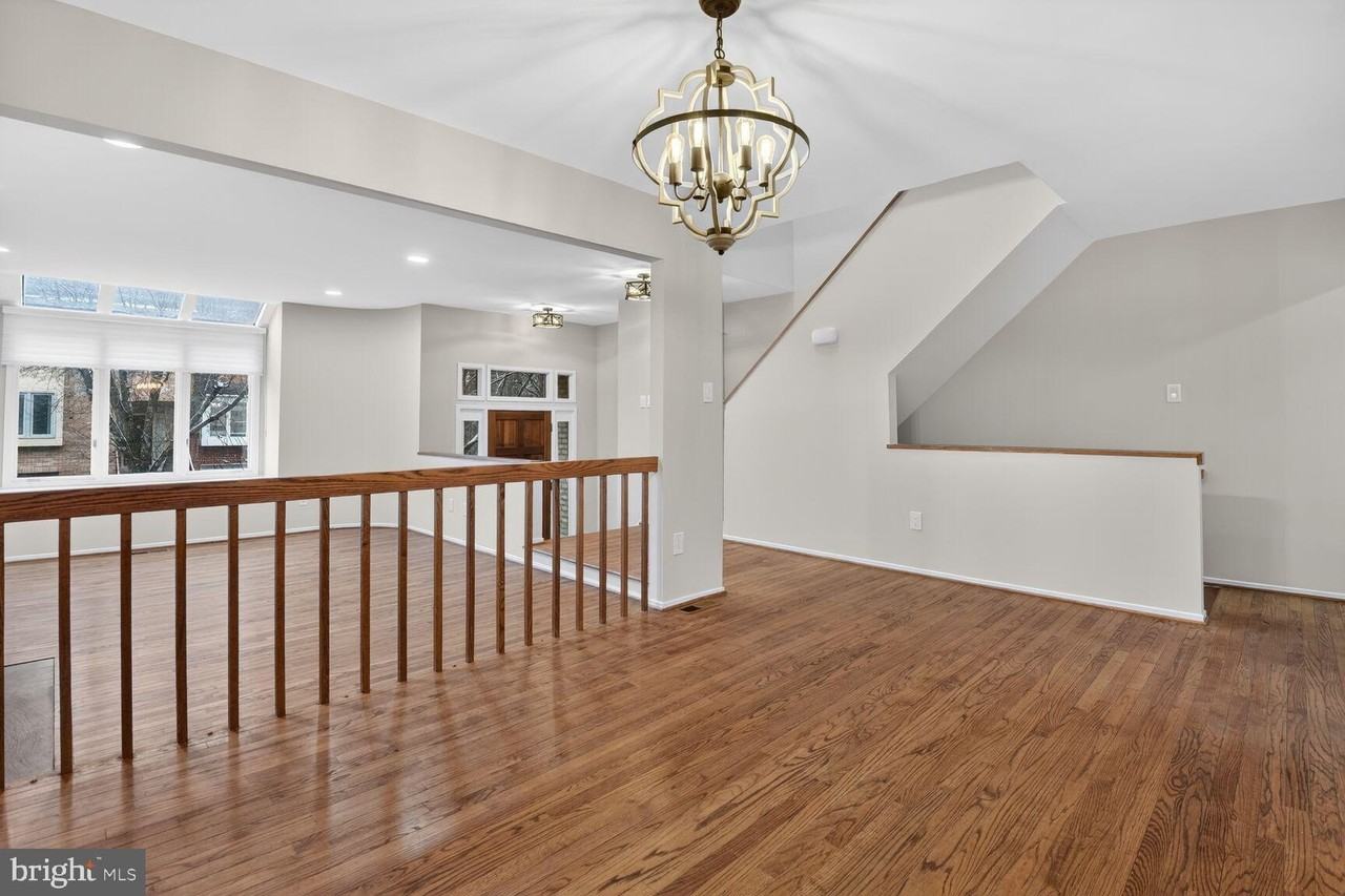 10949 Whiterim Dr - Photo 3 of 30