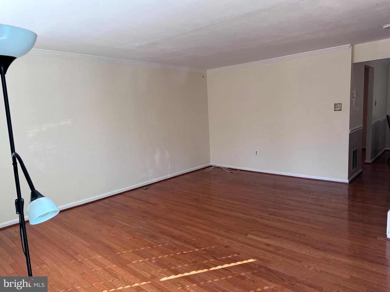 10523 Polk Square Ct - Photo 7 of 31