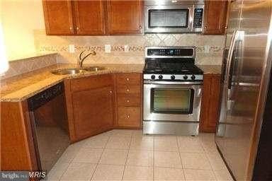 13504 Waterford Hills Blvd - Photo 4 of 8