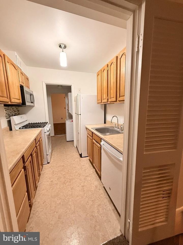 8613 Seasons Way Unit 67b - Photo 5 of 20