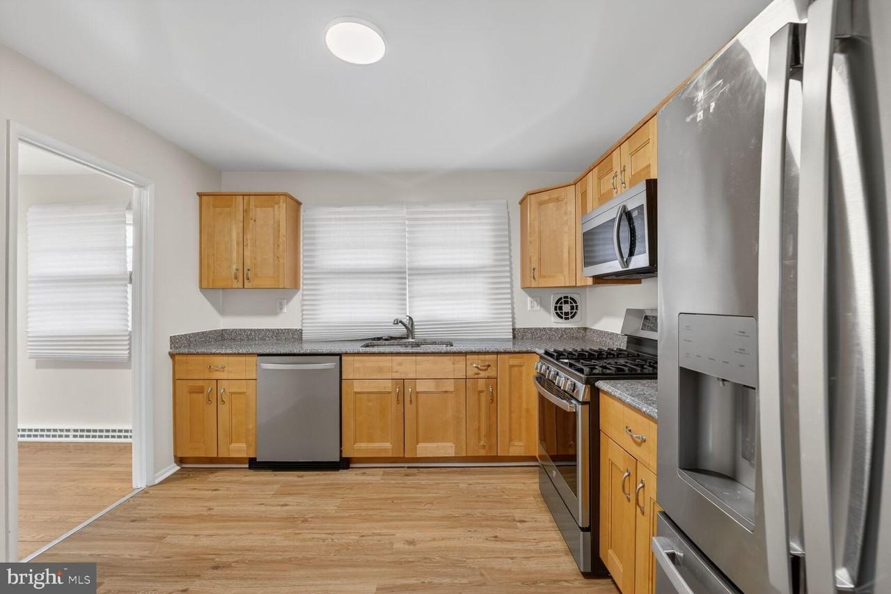 5421 Henderson Way - Photo 4 of 15