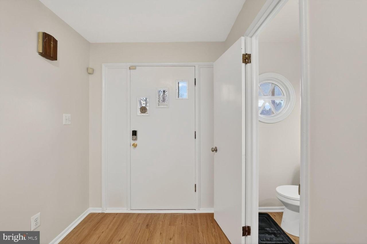 5421 Henderson Way - Photo 5 of 15