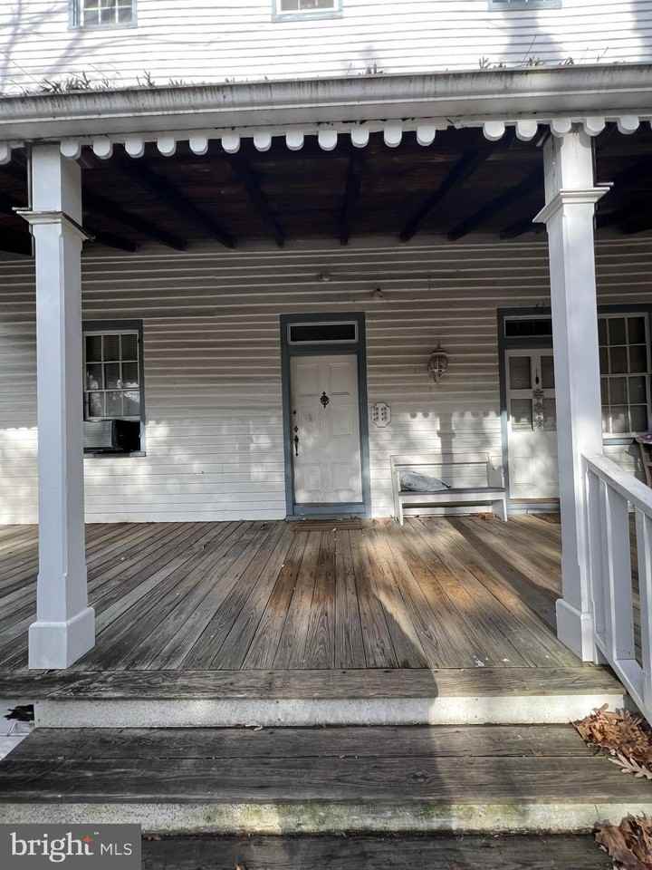 1 Breakneck Rd Apt 5 - Photo 2 of 8