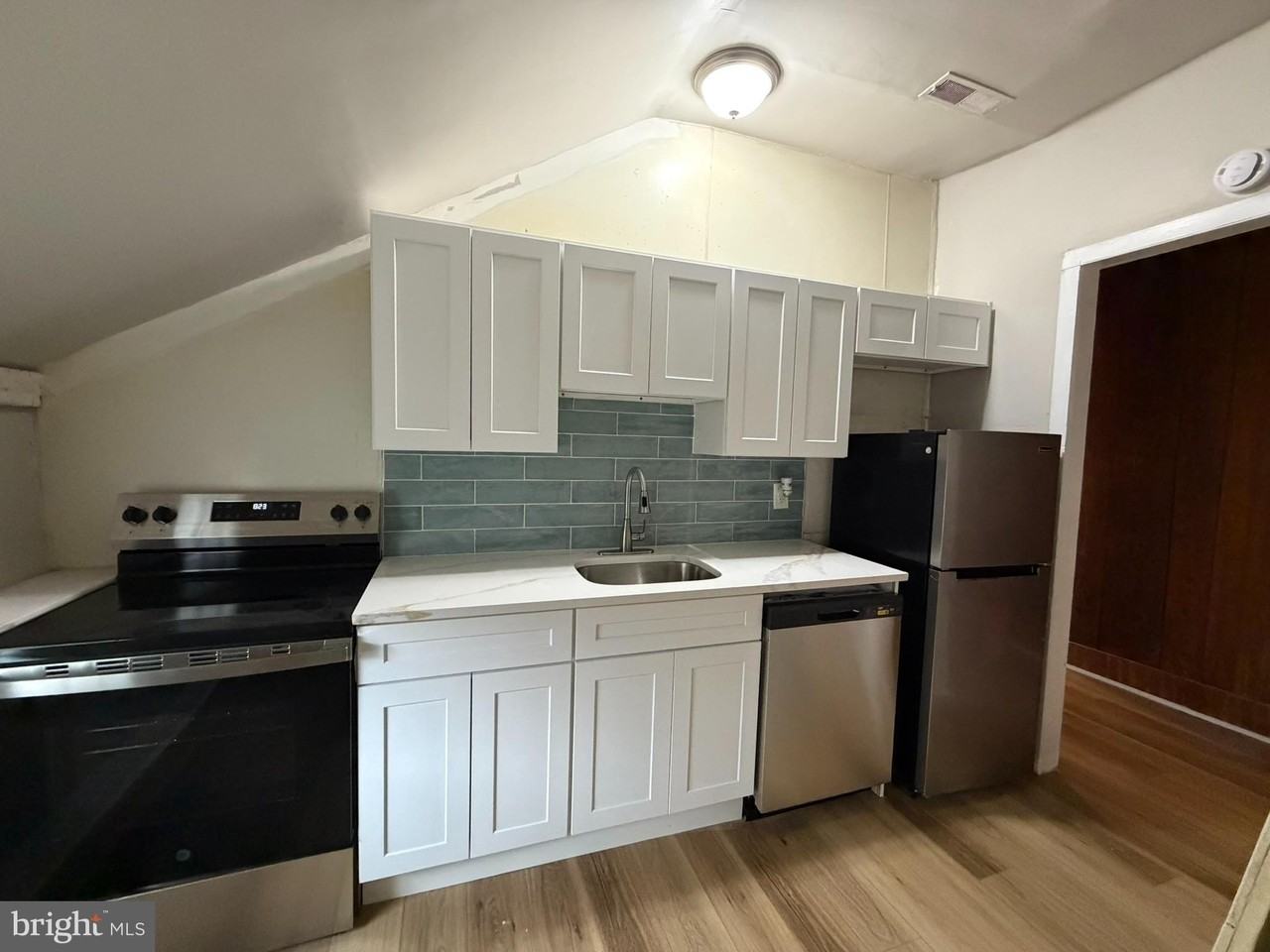 1 Breakneck Rd Apt 5 - Photo 3 of 8