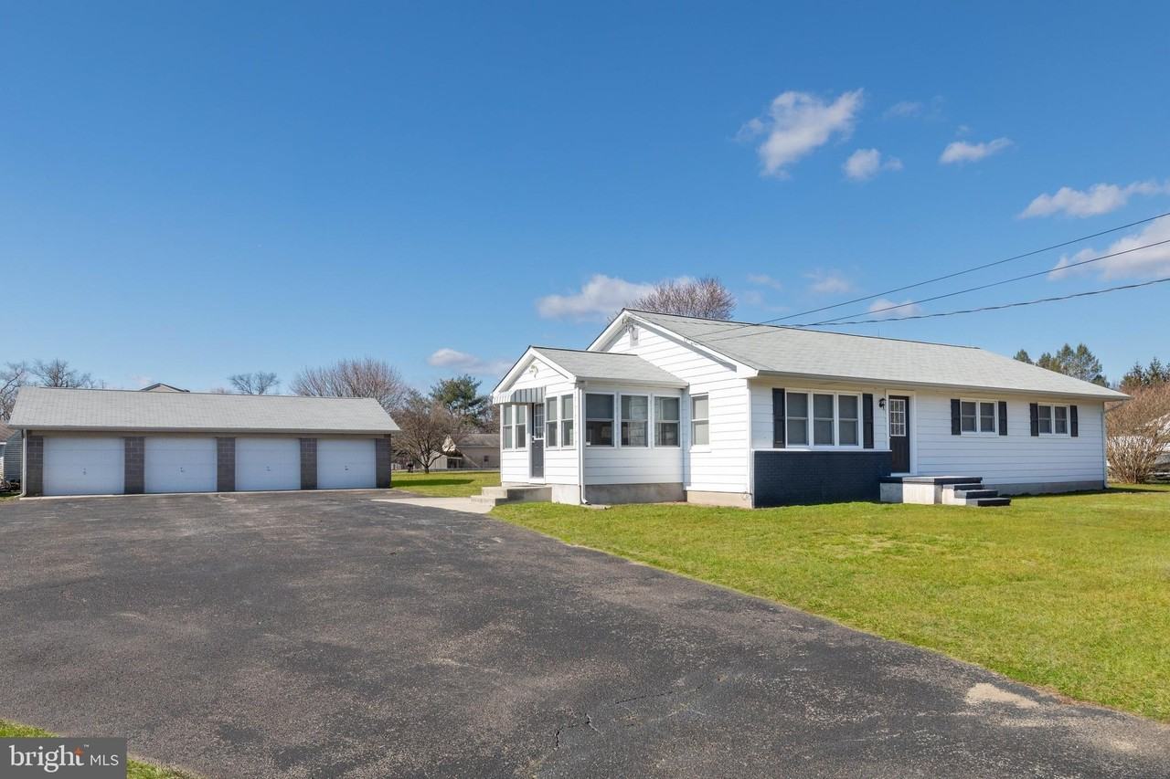 303 Eayrestown Rd - Photo 3 of 18