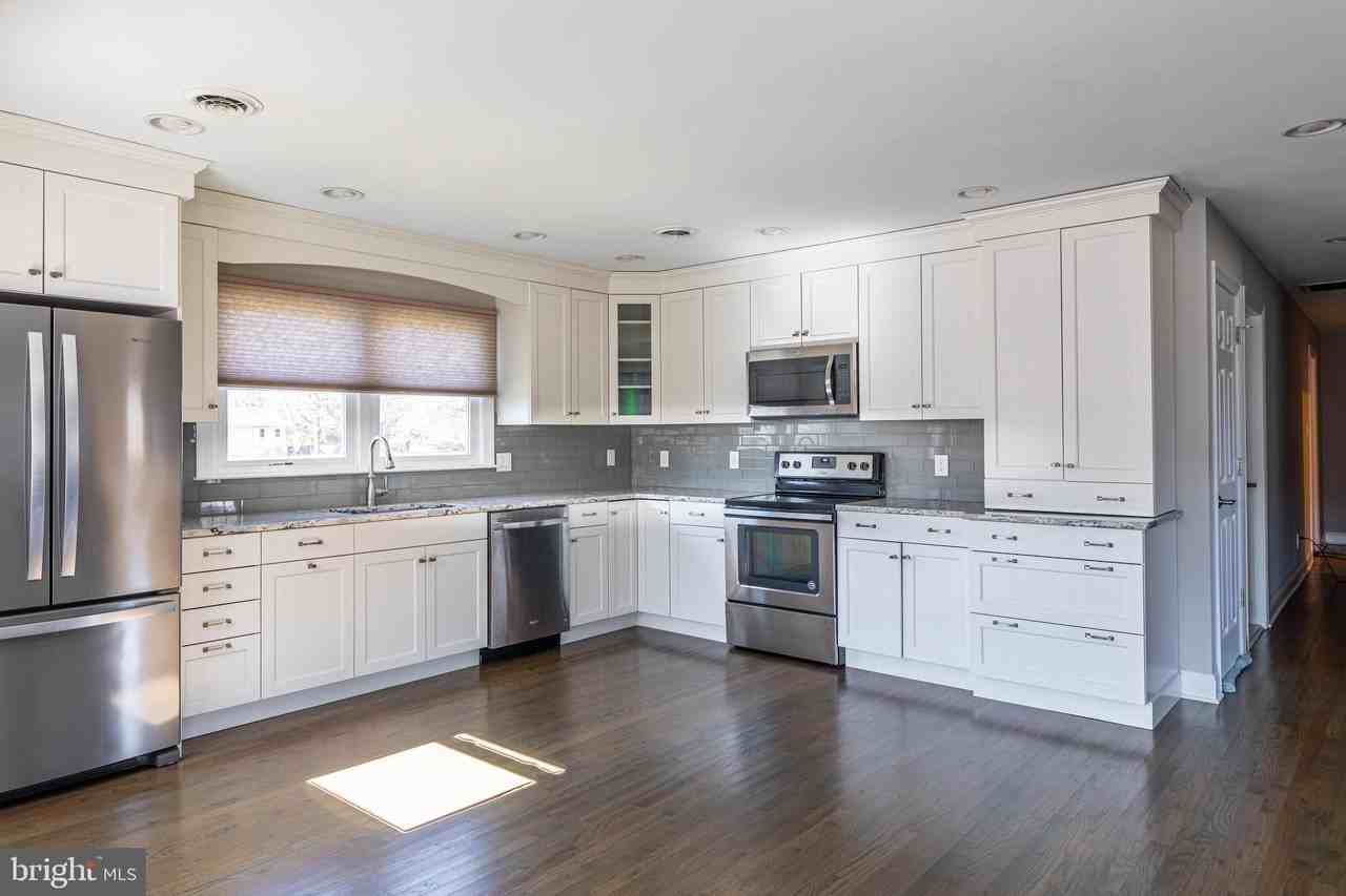 303 Eayrestown Rd - Photo 4 of 18