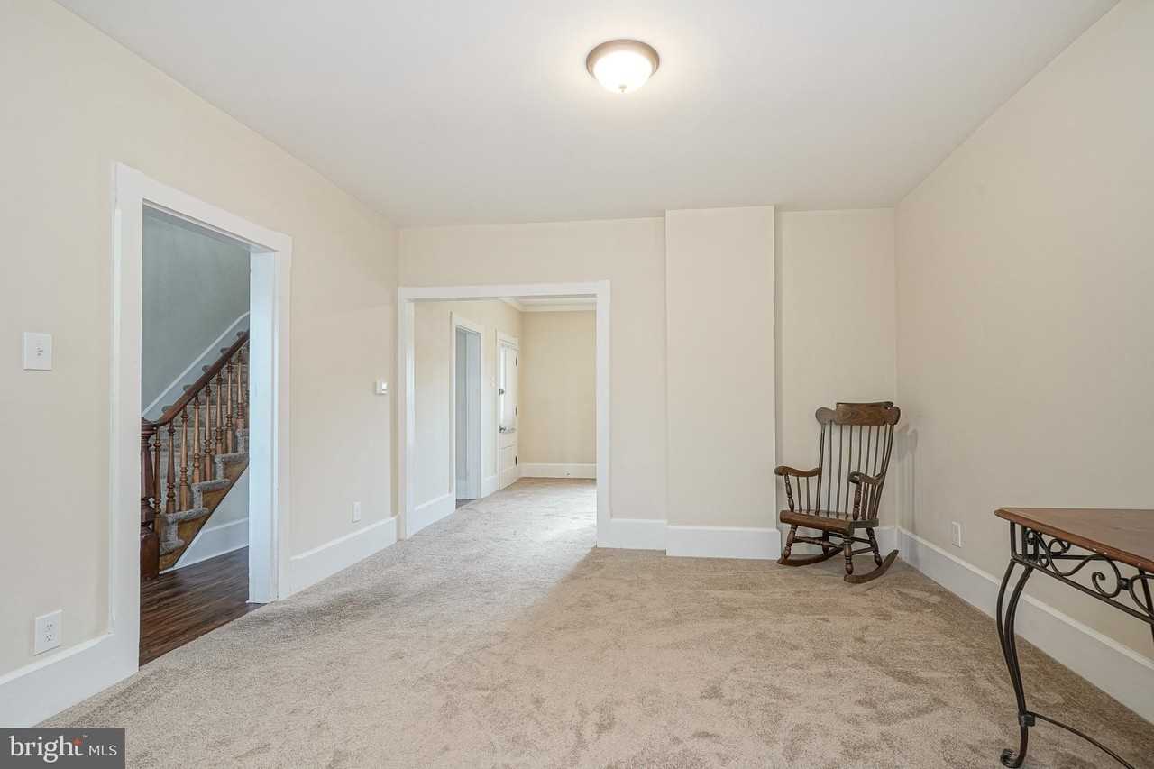 20 Dickinson St - Photo 3 of 32