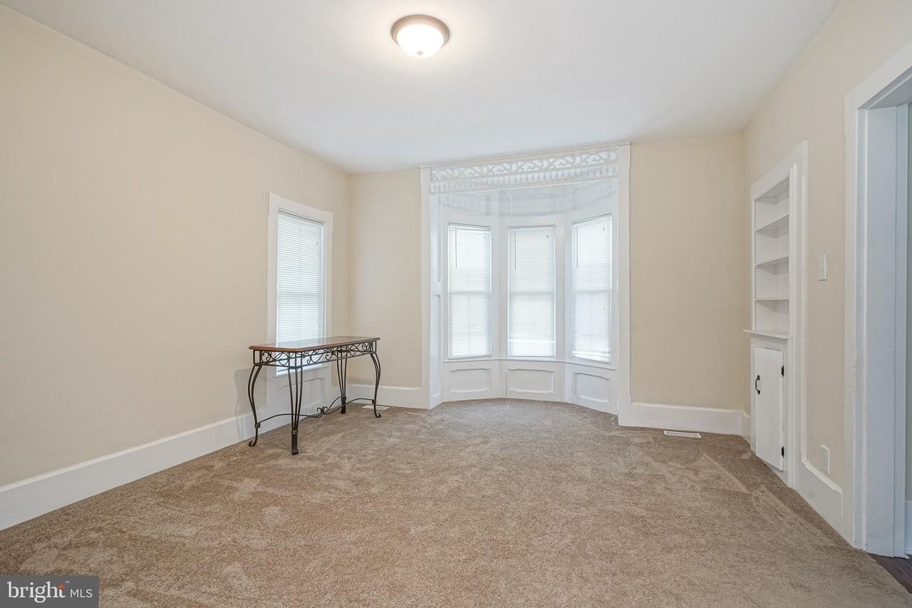 20 Dickinson St - Photo 4 of 32