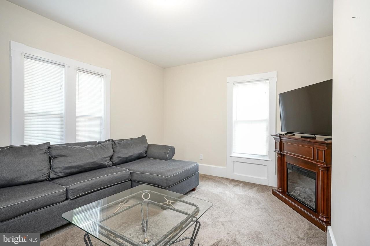 20 Dickinson St - Photo 7 of 32