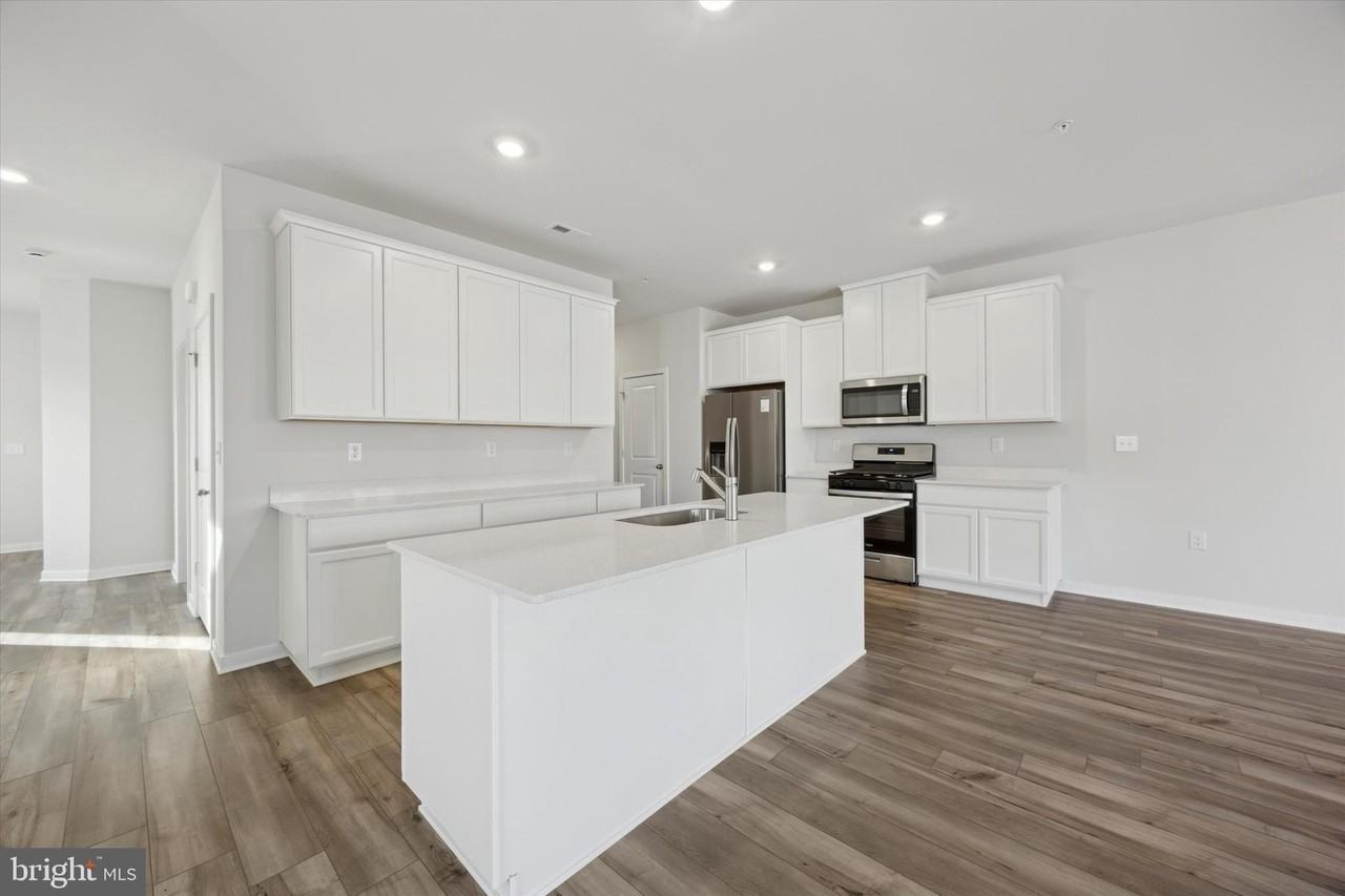 24 Painters Way - Photo 2 of 28