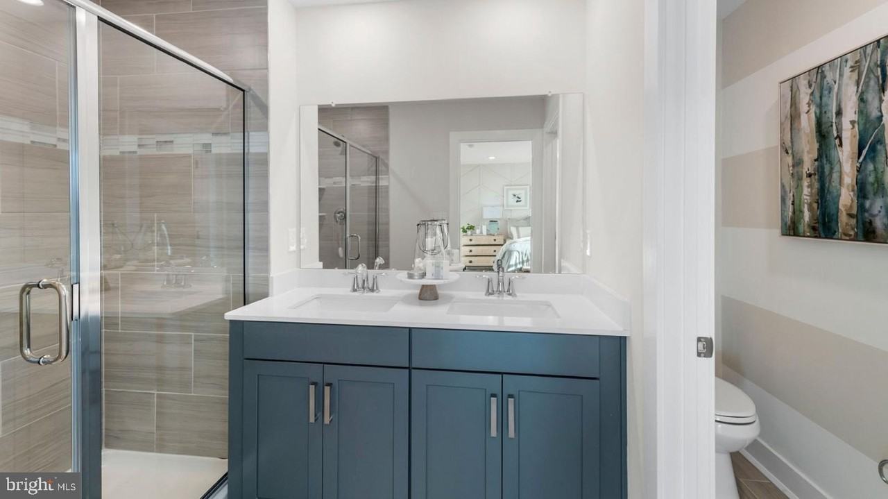 215 Red Leaf Ln - Photo 7 of 10