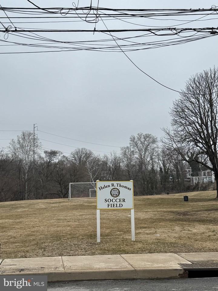 720 Pine St - Photo 2 of 17