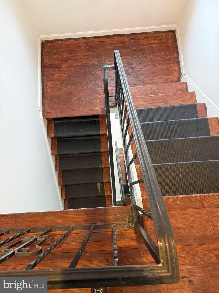 720 Pine St - Photo 4 of 17