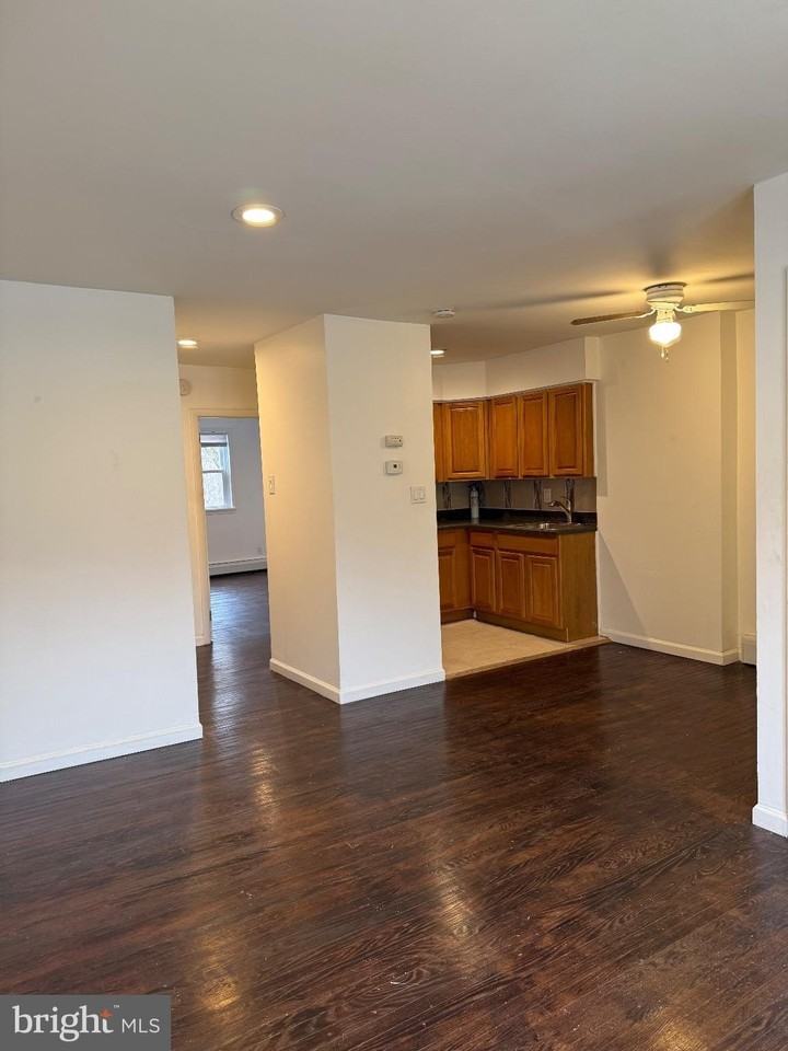 720 Pine St - Photo 5 of 17