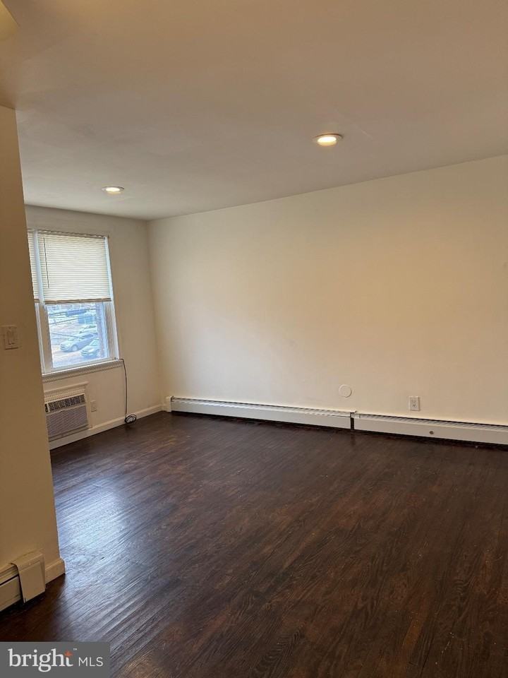 720 Pine St - Photo 6 of 17