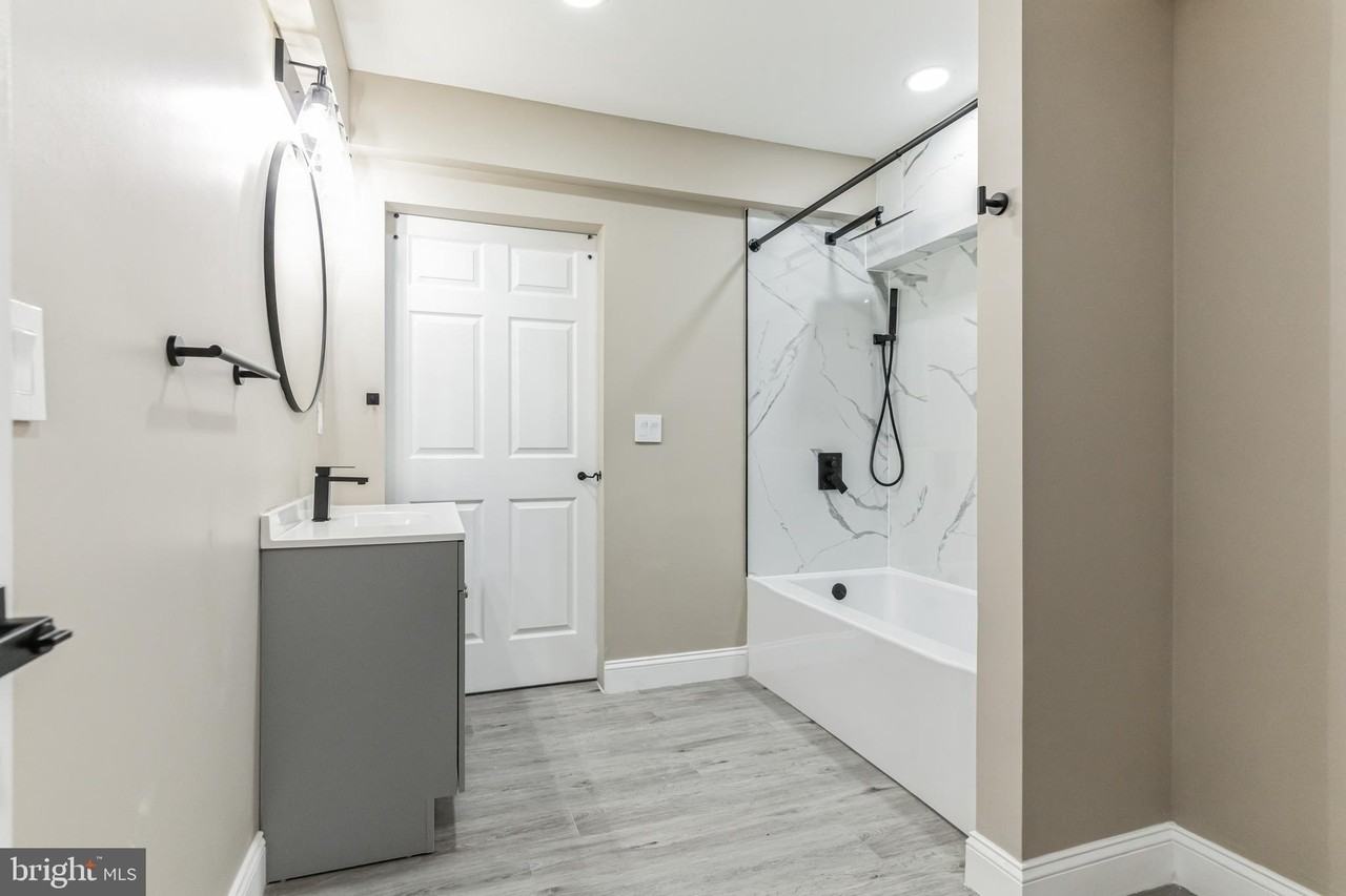 314 Madison St Apt 205 - Photo 5 of 8