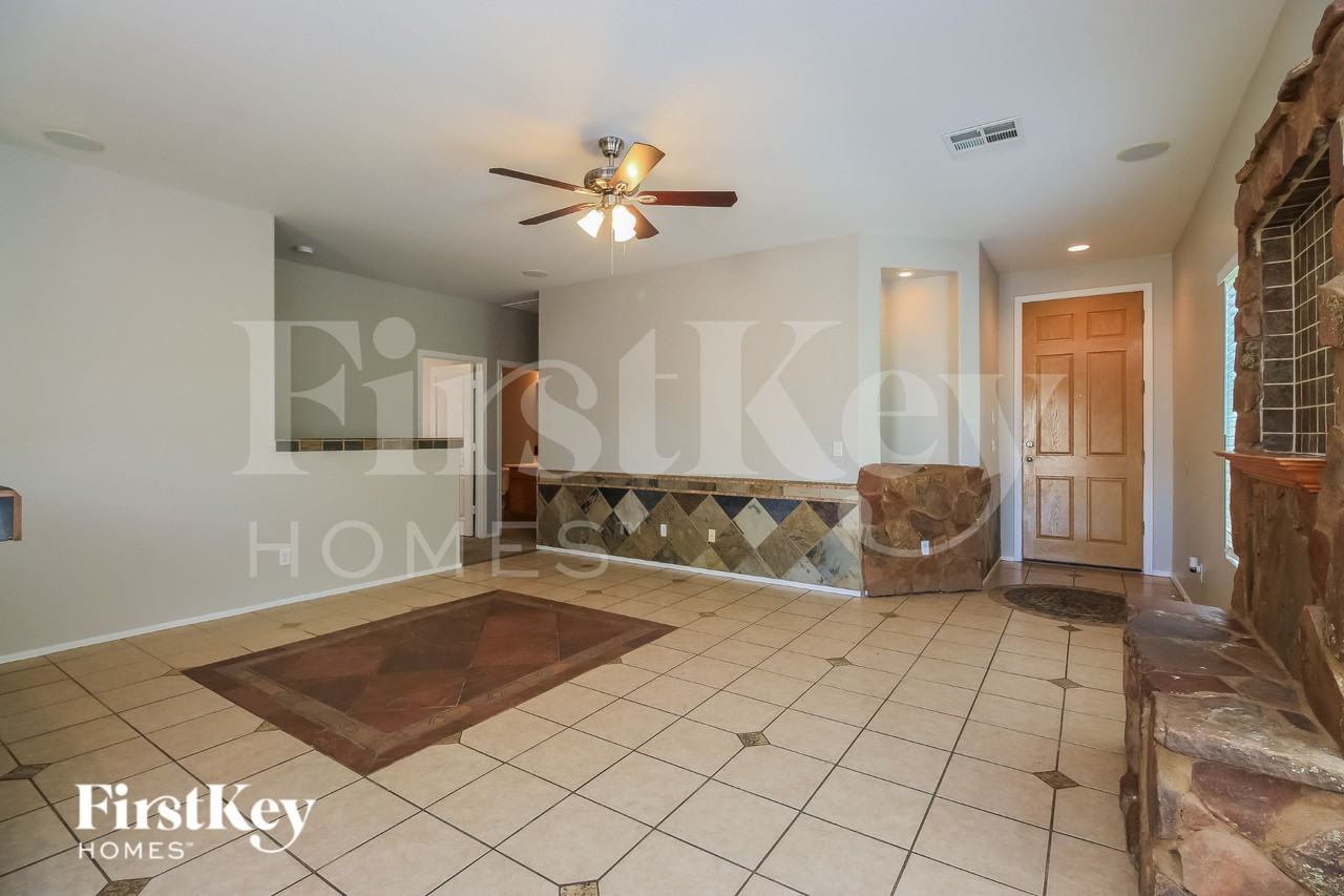 29252 N Sunquest Dr - Photo 2 of 18