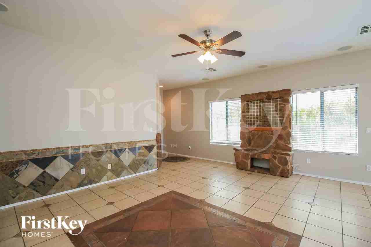 29252 N Sunquest Dr - Photo 3 of 18