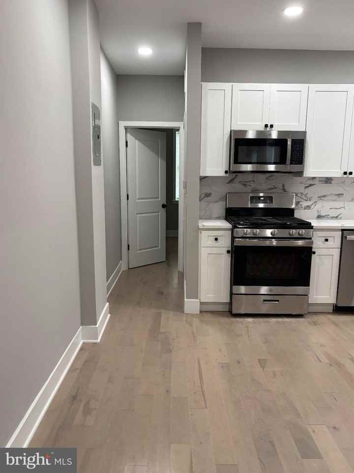 2840 W Girard Ave Unit 3 - Photo 3 of 17