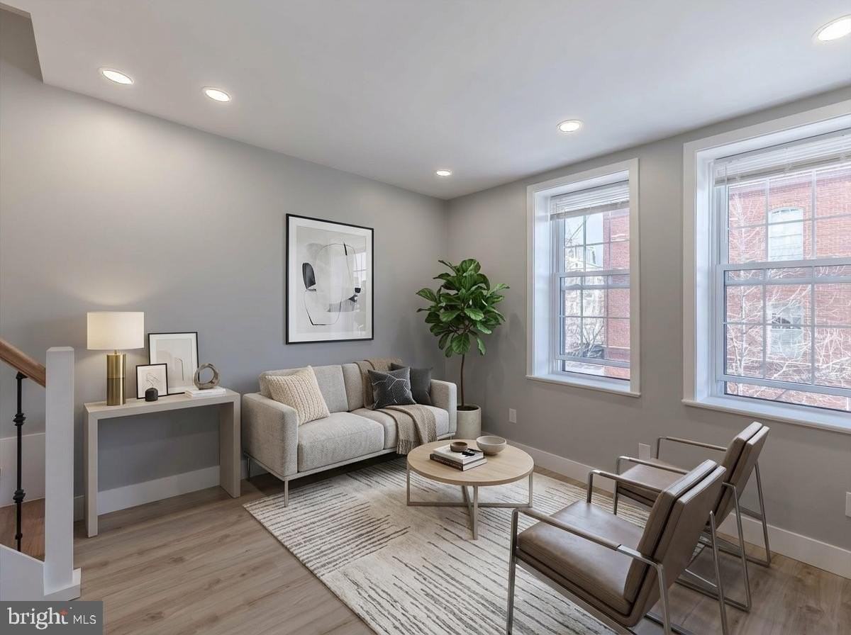 672 N 19th St 2nd Fl - Photo 7 of 40