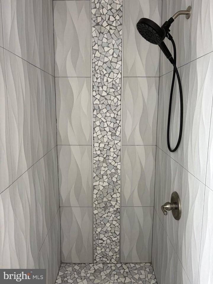 2501 E Somerset St - Photo 6 of 14