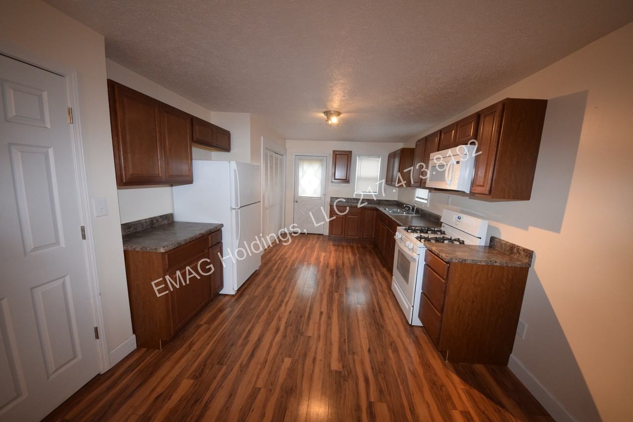 2340 E Keys Ave - Photo 3 of 11