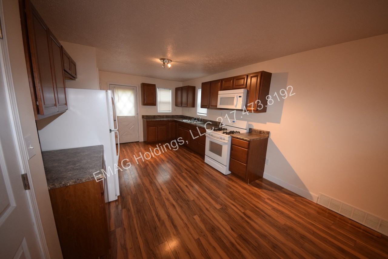 2340 E Keys Ave - Photo 5 of 11