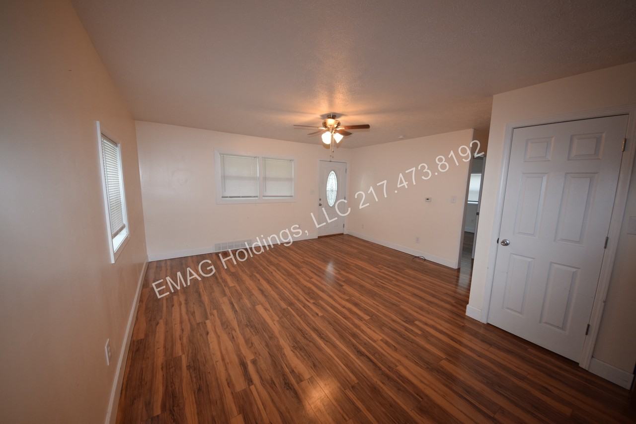 2340 E Keys Ave - Photo 7 of 11